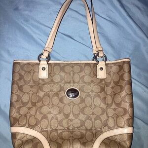 💎 EUC | COACH Peyton Signature Heritage Tote | Timeless Khaki/Tan 💎